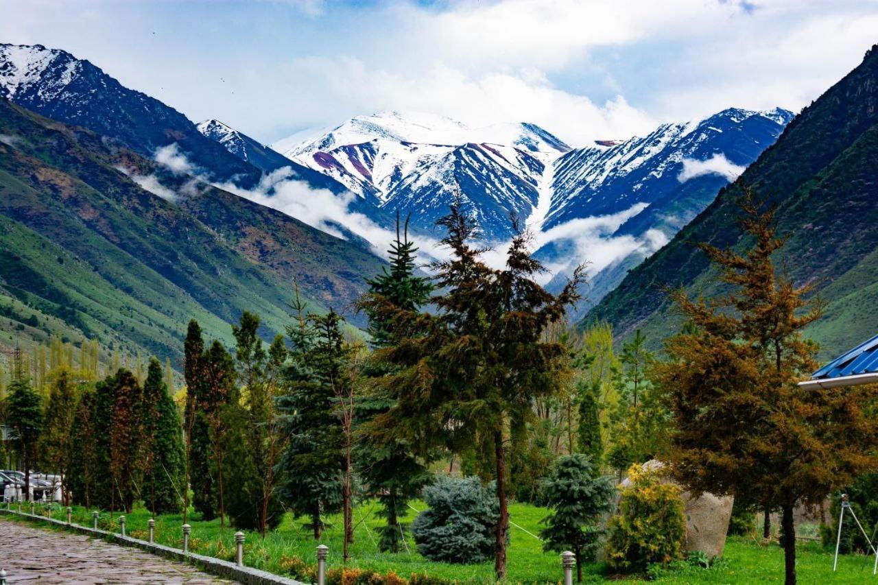 Mountain View Hot Spring Resort Kara-Bulak Buitenkant foto